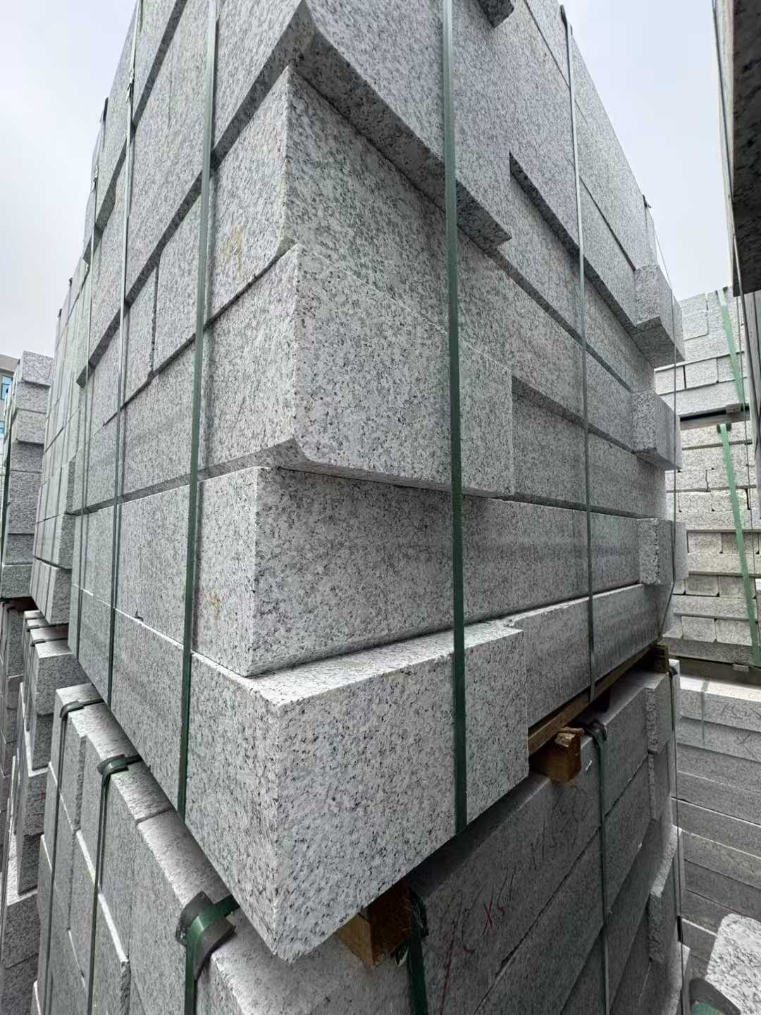 丹东芝麻白路牙石 马路牙子