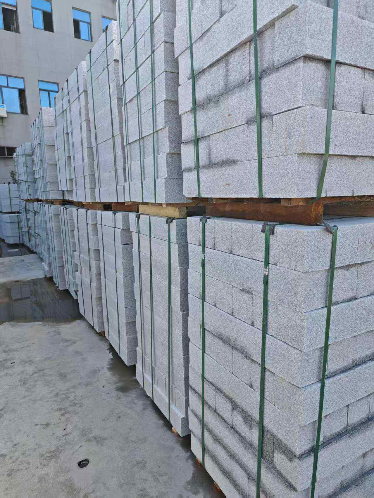 丹东芝麻白路牙石，路侧石